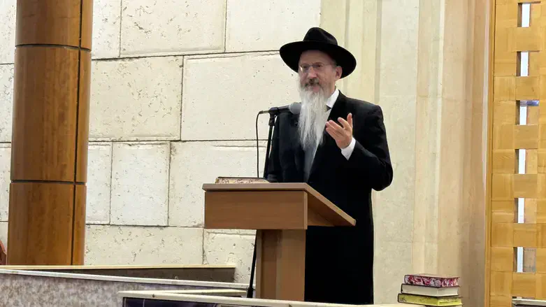 הרב בערל לזאר ב"כינוס תורה"