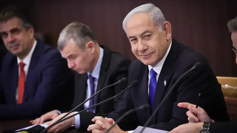 Биньямин Нетаньяху на заседании правительства