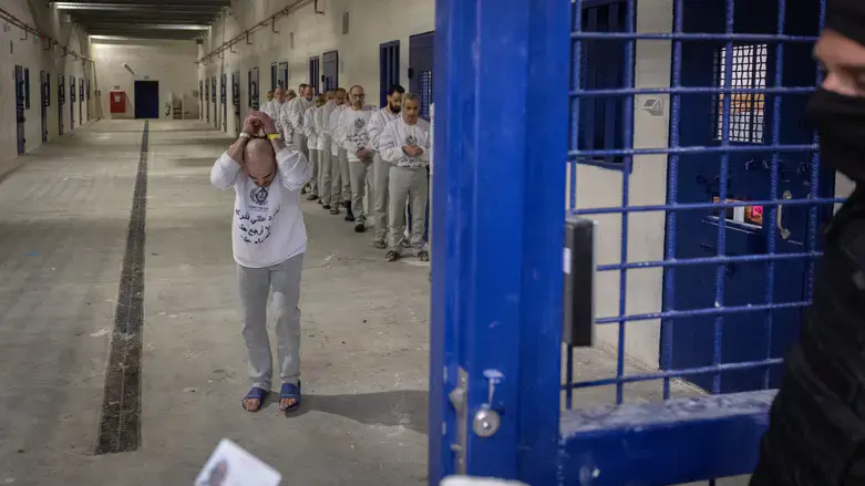 Освобождение террористов по сделке