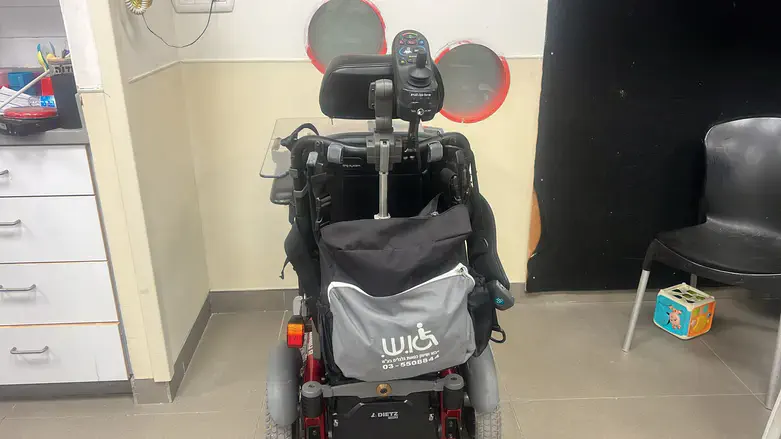 כסא גלגלים חשמלי