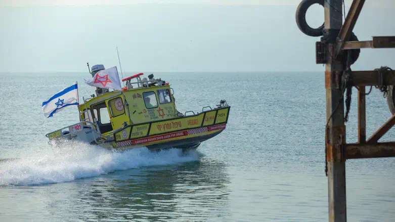 Спасательный катер службы «Маген Давид Адом»