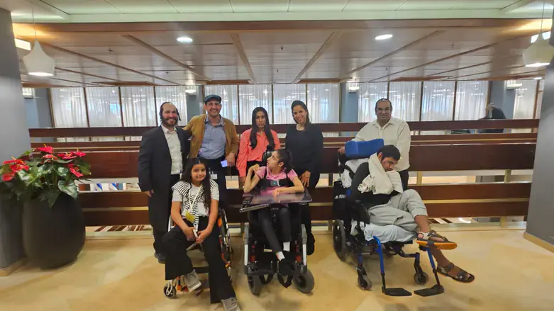 הילדים הנכים נאבקים