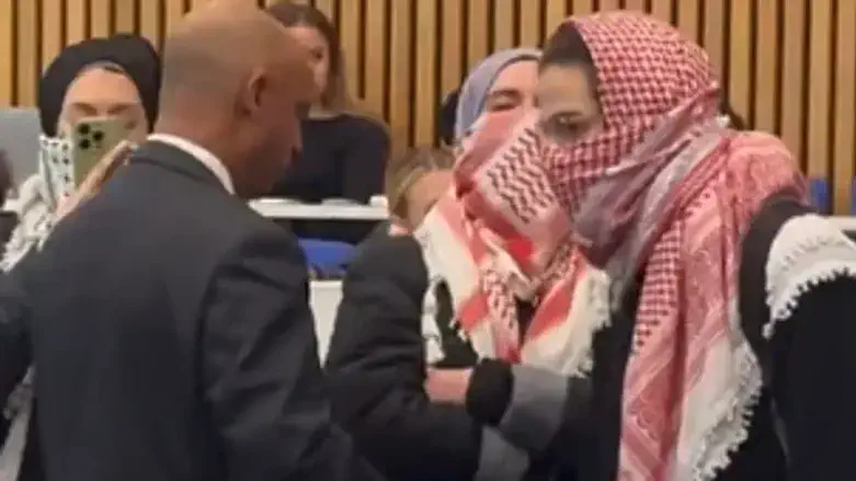 Кадры инцидента