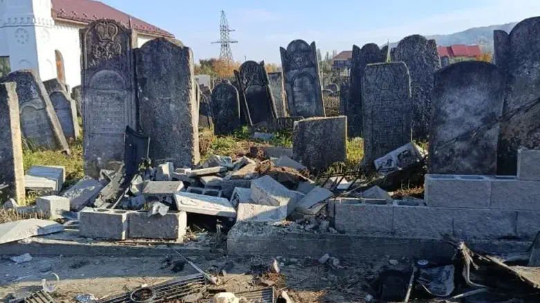 Grave desecration in Ukraine Tombstones destroyed at Vizhnitz Rebbes cemetery