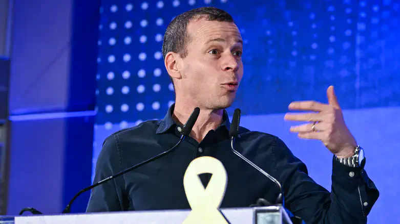 Амит Сегаль