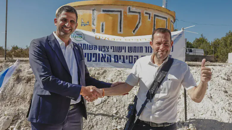 יוסי דגן והשר שלמה קרעי