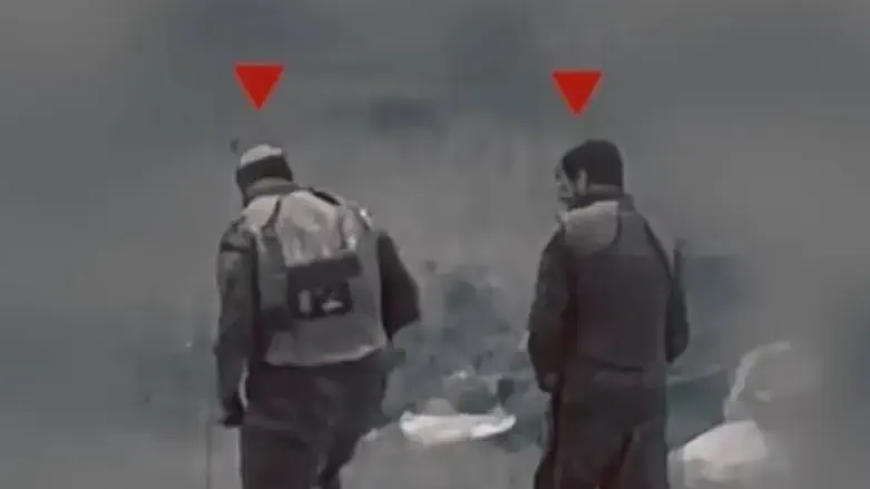 Альджам (слева) на видео, снятом боевиками ХАМАС