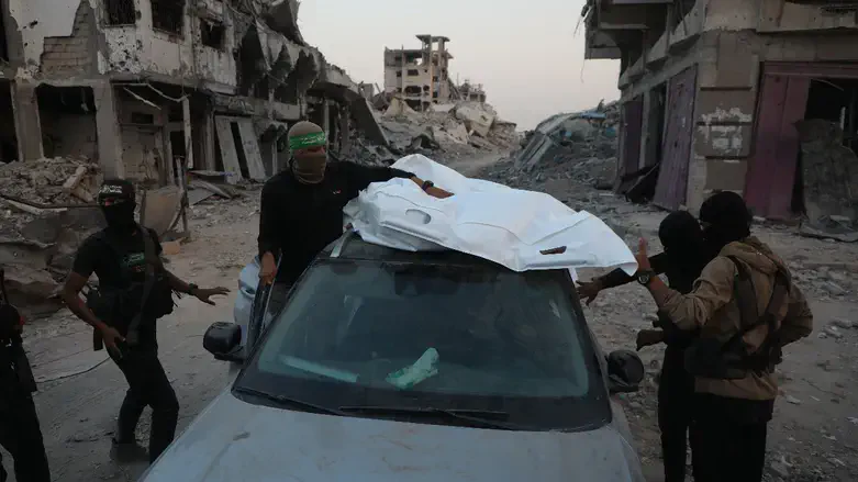 Hamas terrorists searching for bodies