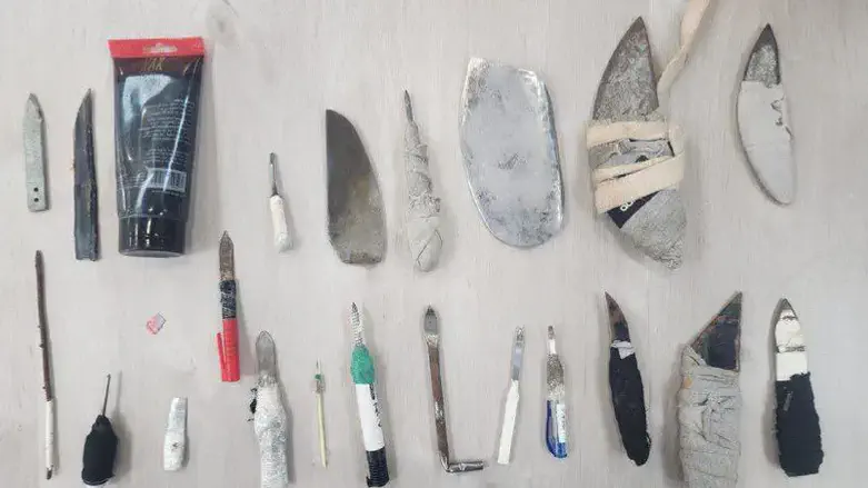 Nukhba terrorists are producing weapons in prison cells