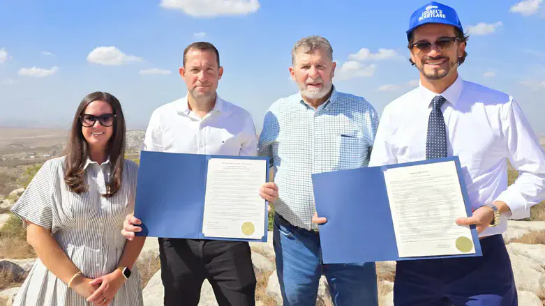 דגן עם נציגי הערים