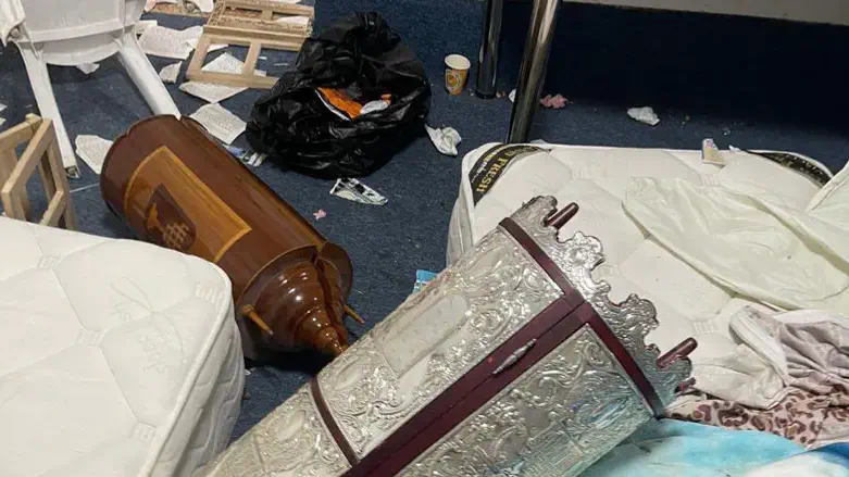 Вандализм в синагоге в Кадима-Цоран