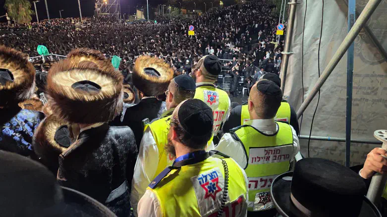 ההמונים באירוע