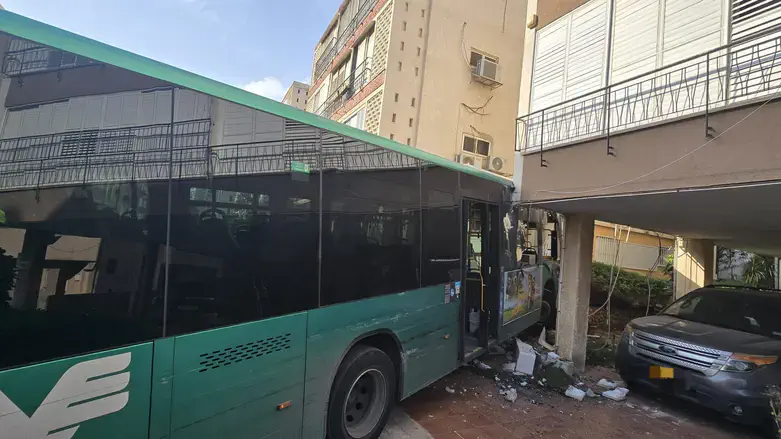 ДТП в Холоне