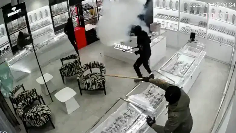 Попытка ограбления ювелирного магазина в Офакиме