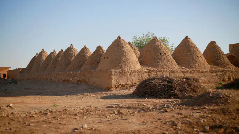 Houses in Charan, unchanged