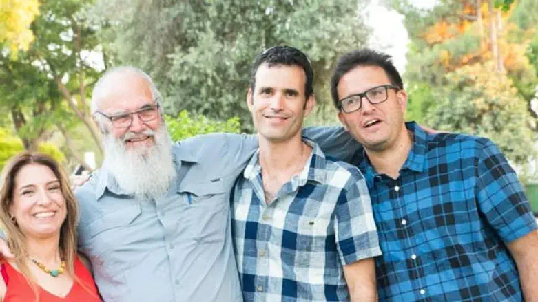 אלעד, דרור, יובל ודנה אור