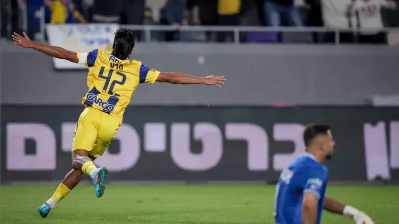 דור פרץ חוגג שער ניצחון הערב