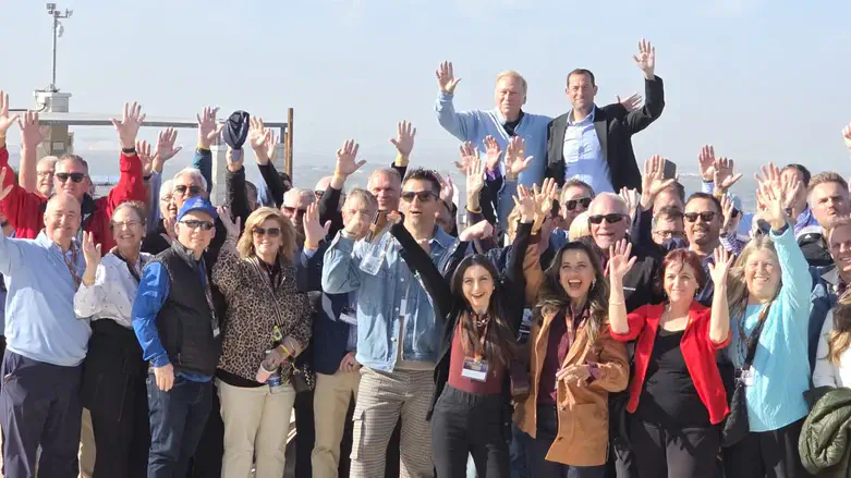 יוסי דגן וחברי המשלחת