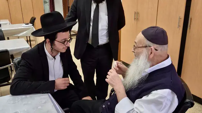 Rabbi Moshe Maya with a yeshiva student
