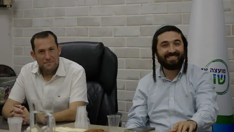 צבי סוכות ויוסי דגן