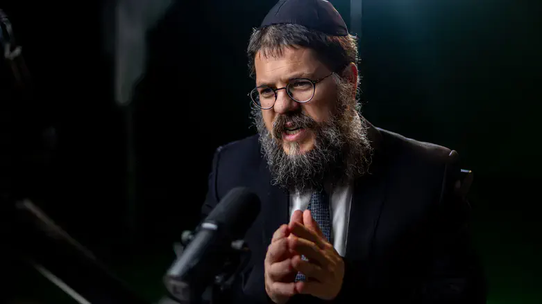 הרב שניאור אשכנזי