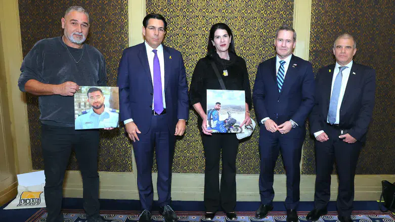 Amabassdors meet families of Ran Gvili