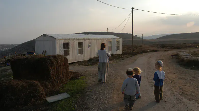 עדי עד. ארכיון