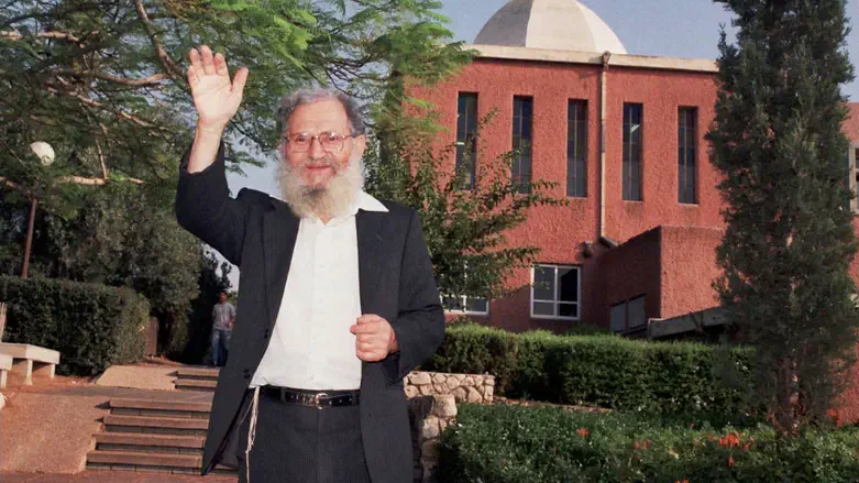 הרב משה צבי נריה זצ"ל