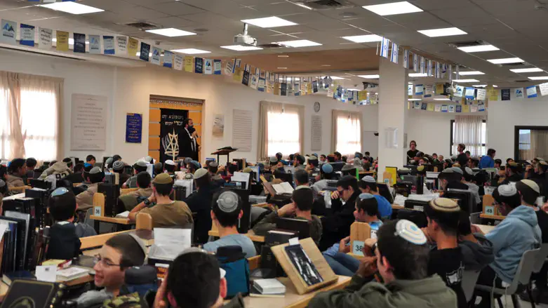 בית מדרש תיכונית אלון מורה