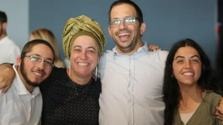 מימין לשמאל: ציון, איתן, נחמה ודעאל