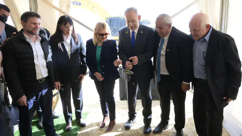Prime Minister Benjamin Netanyahu at the cornerstone-laying ceremony in Dimona