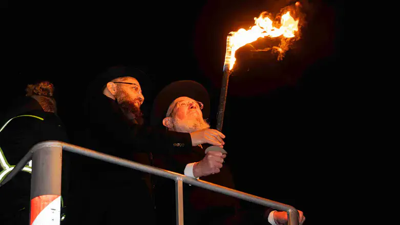 Hanukkah candles at the Brandenburg Gate