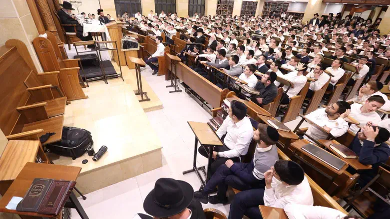 הרב לנדו לתלמידים: "רודפים אותנו"