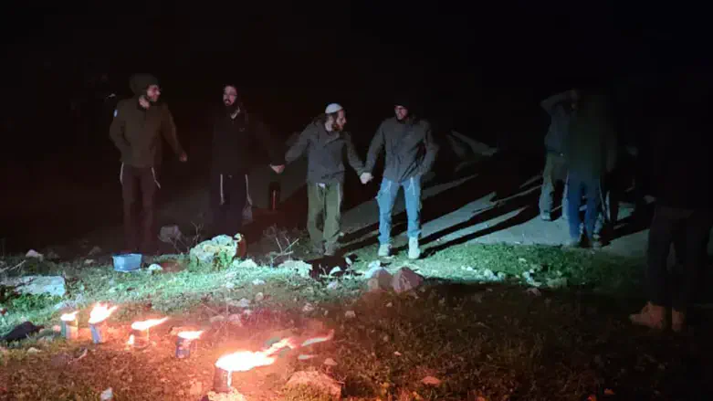 Зажжение ханукальных свечей в бывших поселениях Ганим и Кадим