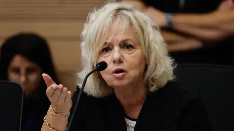 Гали Бахарав-Миара