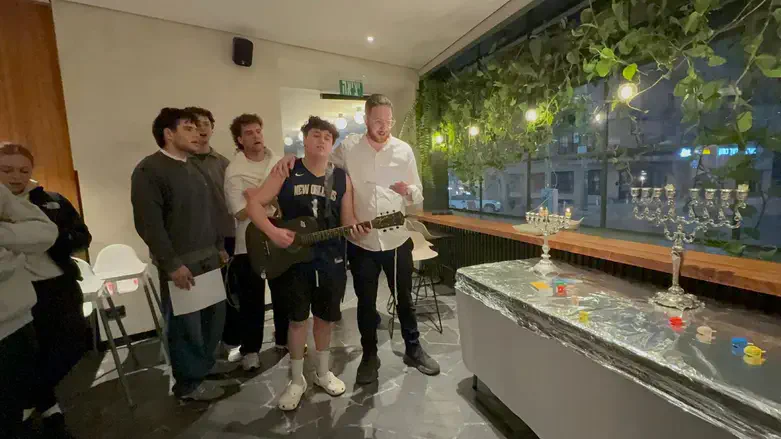 בהדלקת נרות בירושלים