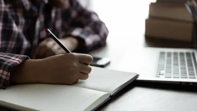 Tech Reshapes Student Research