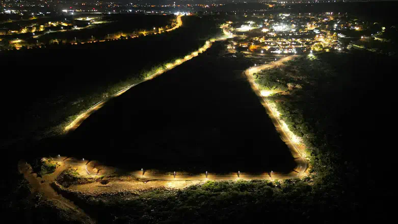 Подсветка района "Неве Эстер" в Таль-Менаше