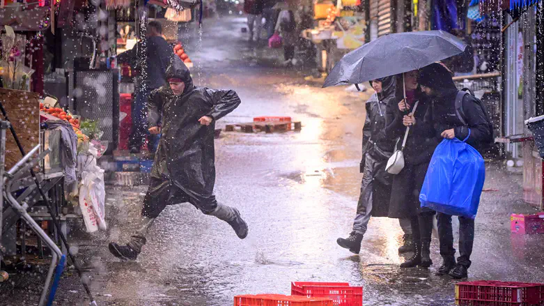 Штормовая погода (иллюстрация)