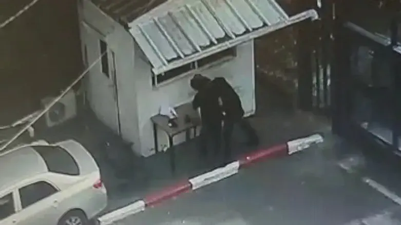 Нападение в полицейском участке Кфар-Сабы