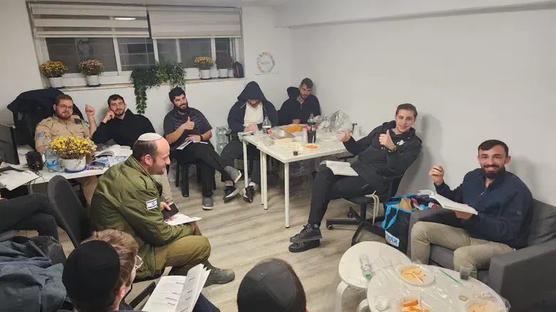 Russian  immigrants study with Torah Mitzion