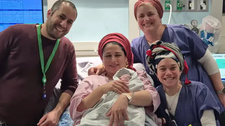 Shira Leah and Uri Rozman with their new baby