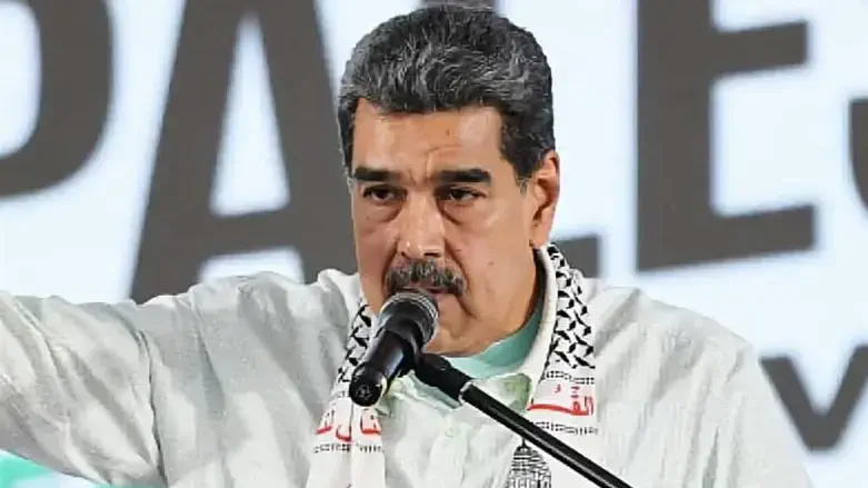 Мадуро в палестинском шарфе