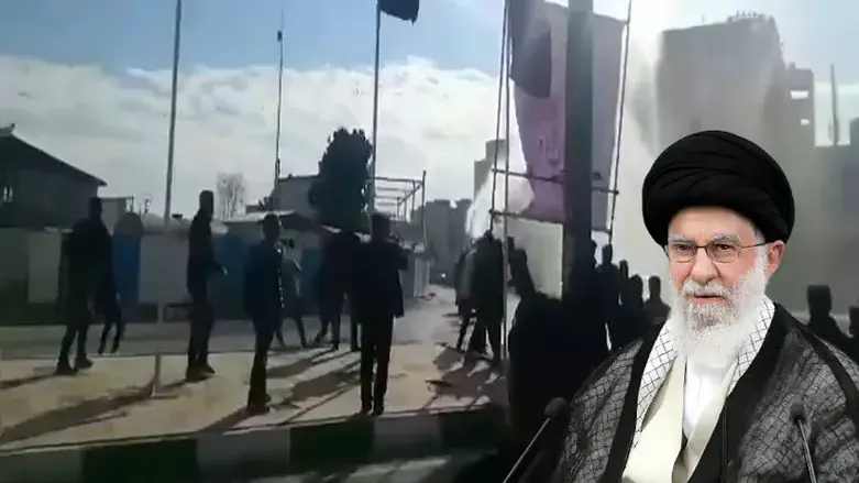 עלי חמינאי, לצד מהומות באיראן