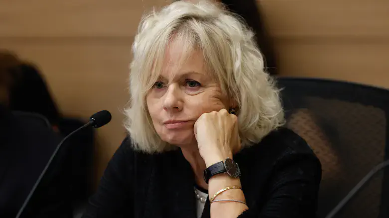 Гали Бахарав-Миара