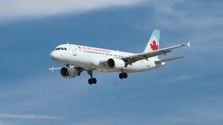 Air Canada passenger plane
