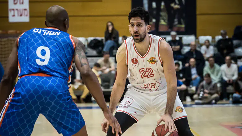 מיצ'יץ'. בכורה מוצלחת