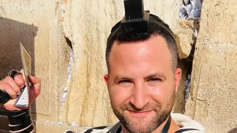 גיא הוכמן עם תפילין