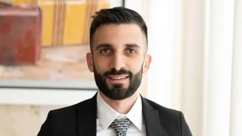 עו"ד יקיר דבול