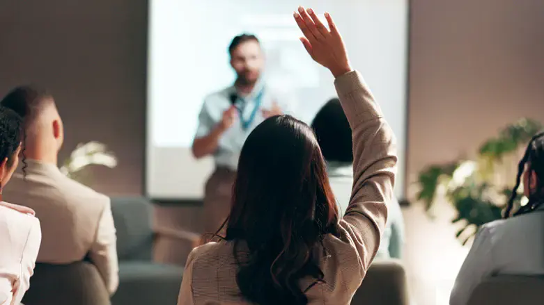 איך קורס גישור עשוי להוביל לקריירה מאושרת